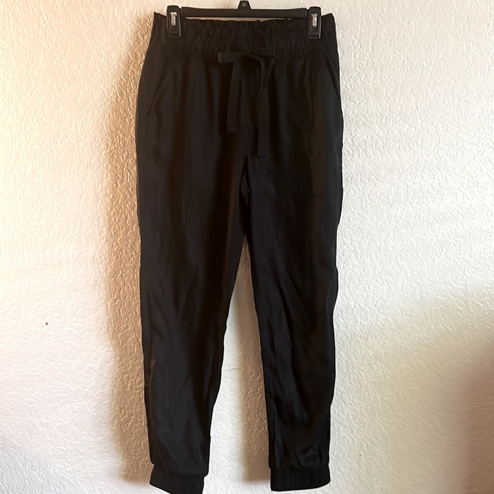 Woman’s high rise jogger’s